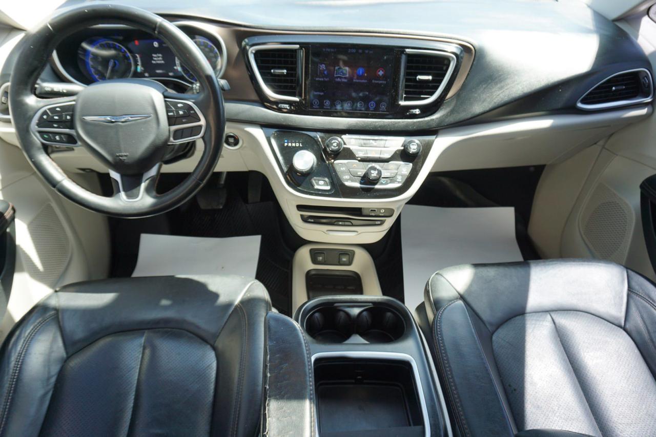 2017 Chrysler Pacifica V6 TOURING- PLUS CERTIFIED *CHRYSLER MAINTAIN* CAMERA NAV BLUETOOTH DVD LEATHER HEATED SEATS SUNROOF CRUISE ALLOYS - Photo #11