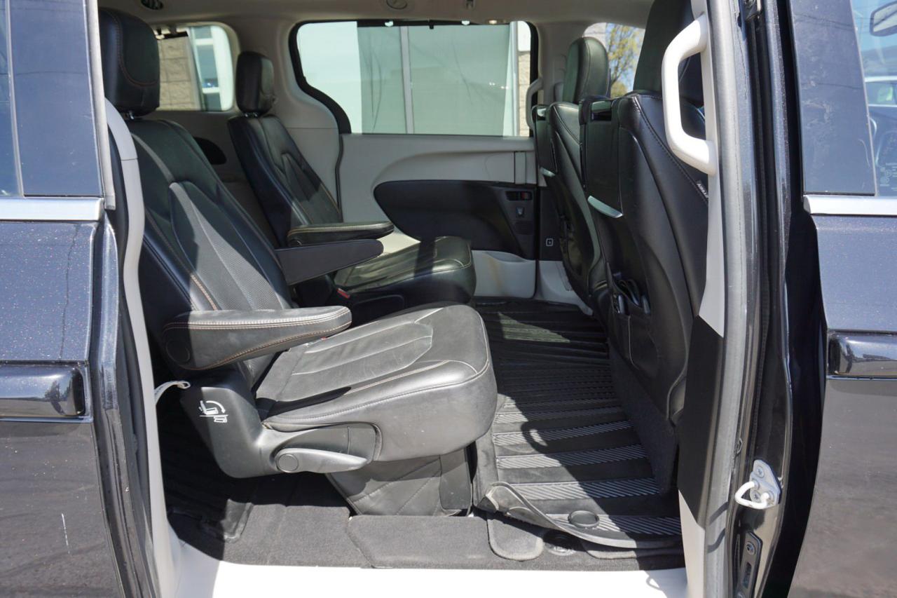 2017 Chrysler Pacifica V6 TOURING- PLUS CERTIFIED *CHRYSLER MAINTAIN* CAMERA NAV BLUETOOTH DVD LEATHER HEATED SEATS SUNROOF CRUISE ALLOYS - Photo #17