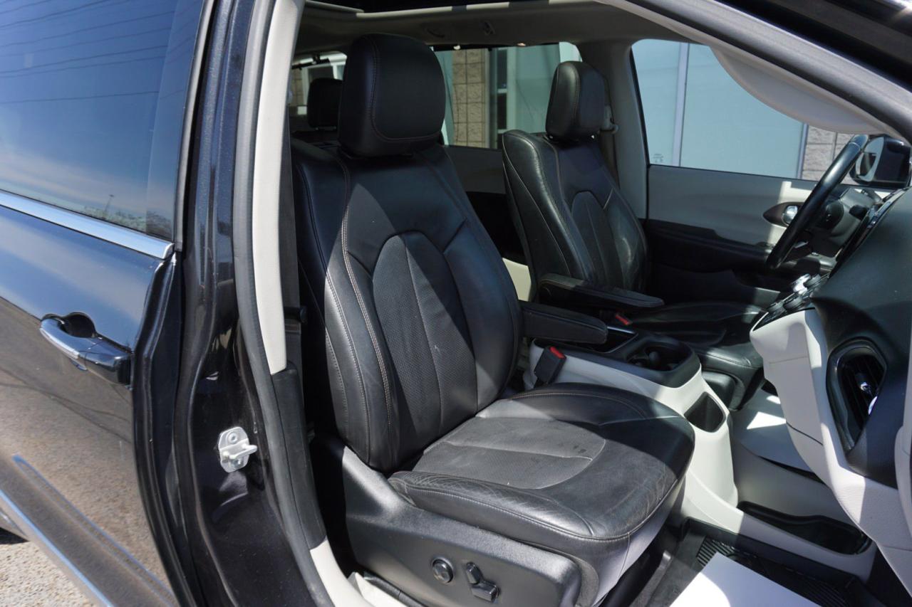 2017 Chrysler Pacifica V6 TOURING- PLUS CERTIFIED *CHRYSLER MAINTAIN* CAMERA NAV BLUETOOTH DVD LEATHER HEATED SEATS SUNROOF CRUISE ALLOYS - Photo #20