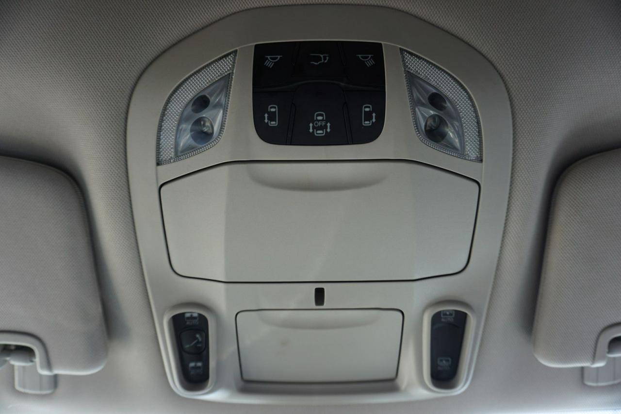 2017 Chrysler Pacifica V6 TOURING- PLUS CERTIFIED *CHRYSLER MAINTAIN* CAMERA NAV BLUETOOTH DVD LEATHER HEATED SEATS SUNROOF CRUISE ALLOYS - Photo #34