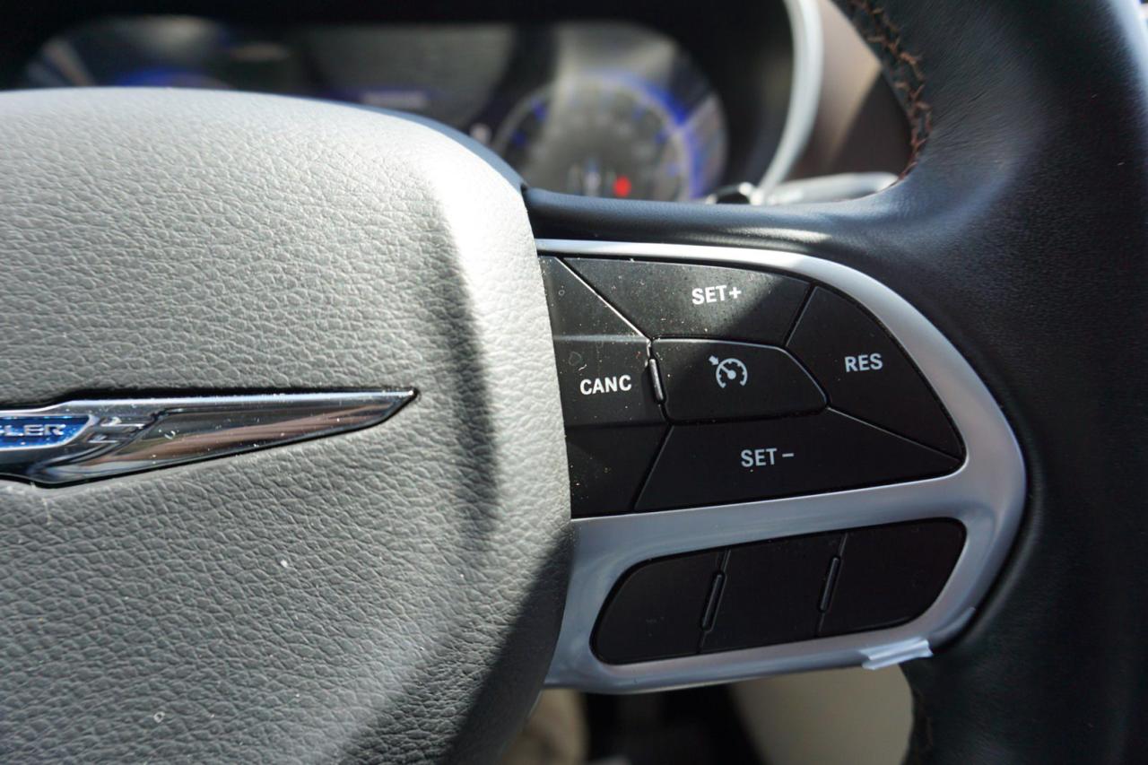 2017 Chrysler Pacifica V6 TOURING- PLUS CERTIFIED *CHRYSLER MAINTAIN* CAMERA NAV BLUETOOTH DVD LEATHER HEATED SEATS SUNROOF CRUISE ALLOYS - Photo #39