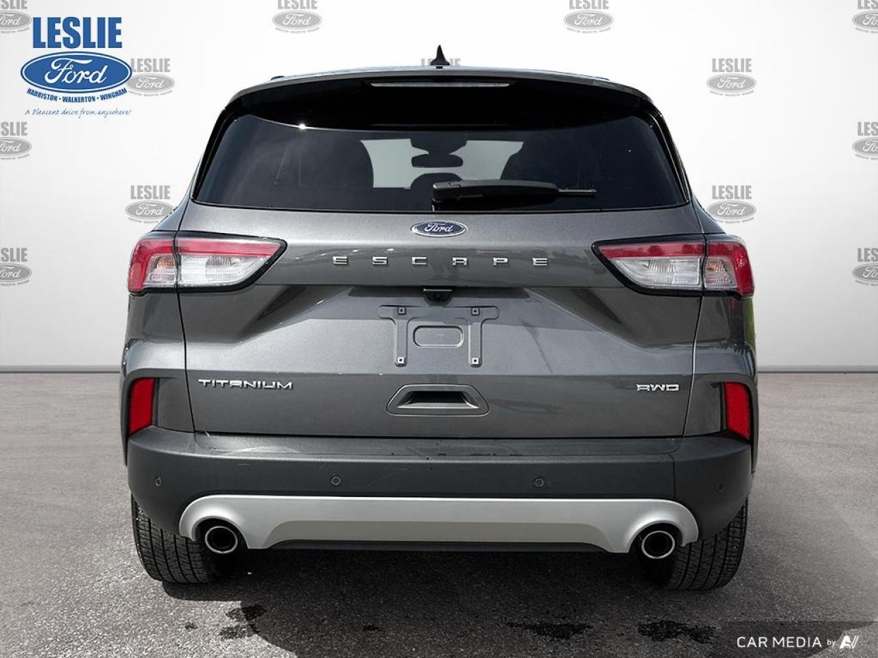 2022 Ford Escape Titanium AWD Photo4