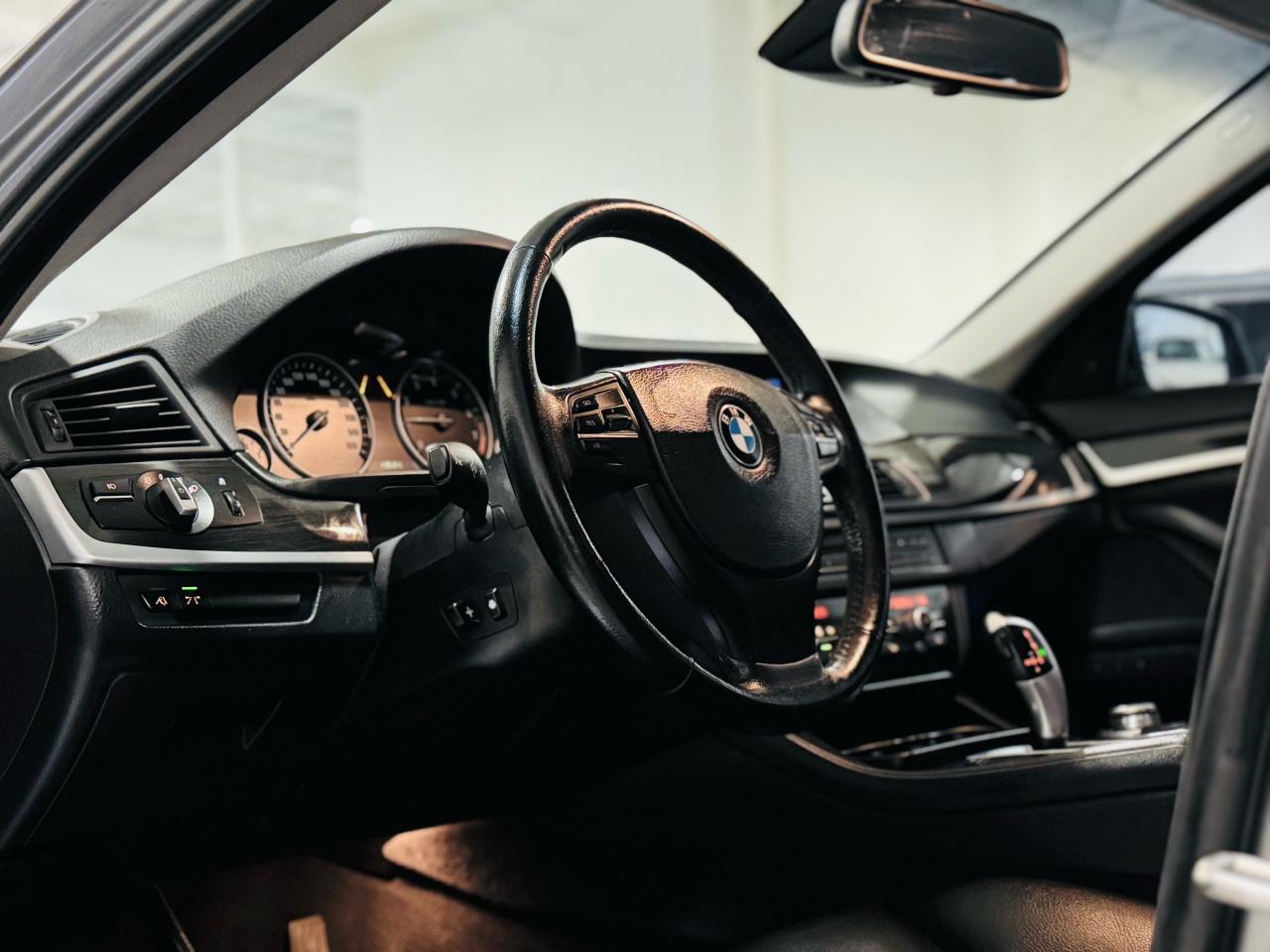 2011 BMW 5 Series 535i xDrive - Photo #9