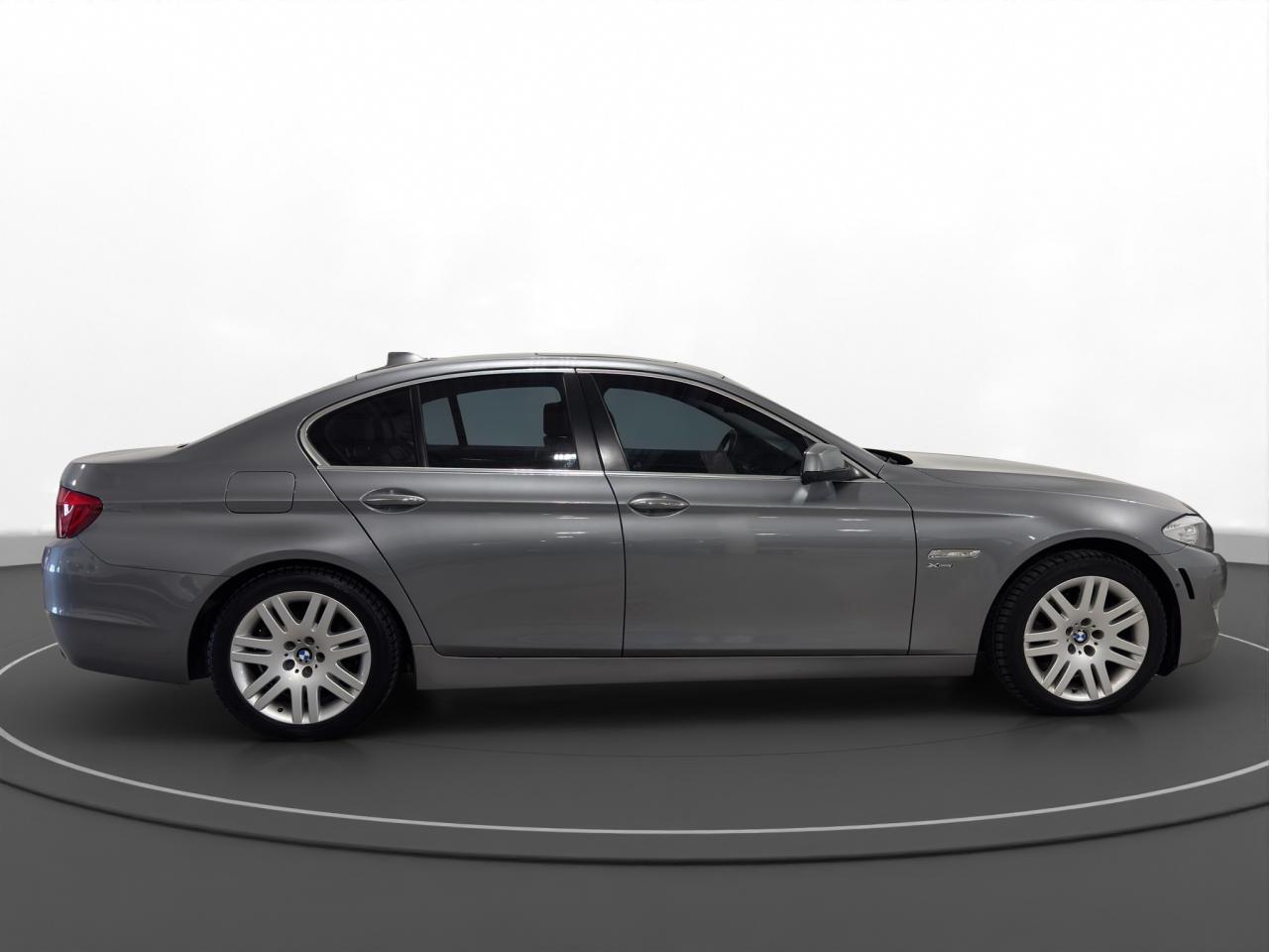 2011 BMW 5 Series 535i xDrive - Photo #5