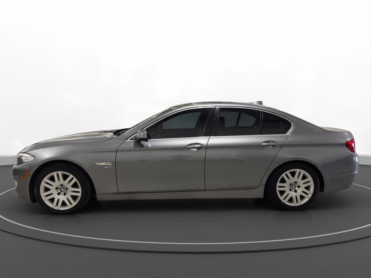 2011 BMW 5 Series 535i xDrive - Photo #4