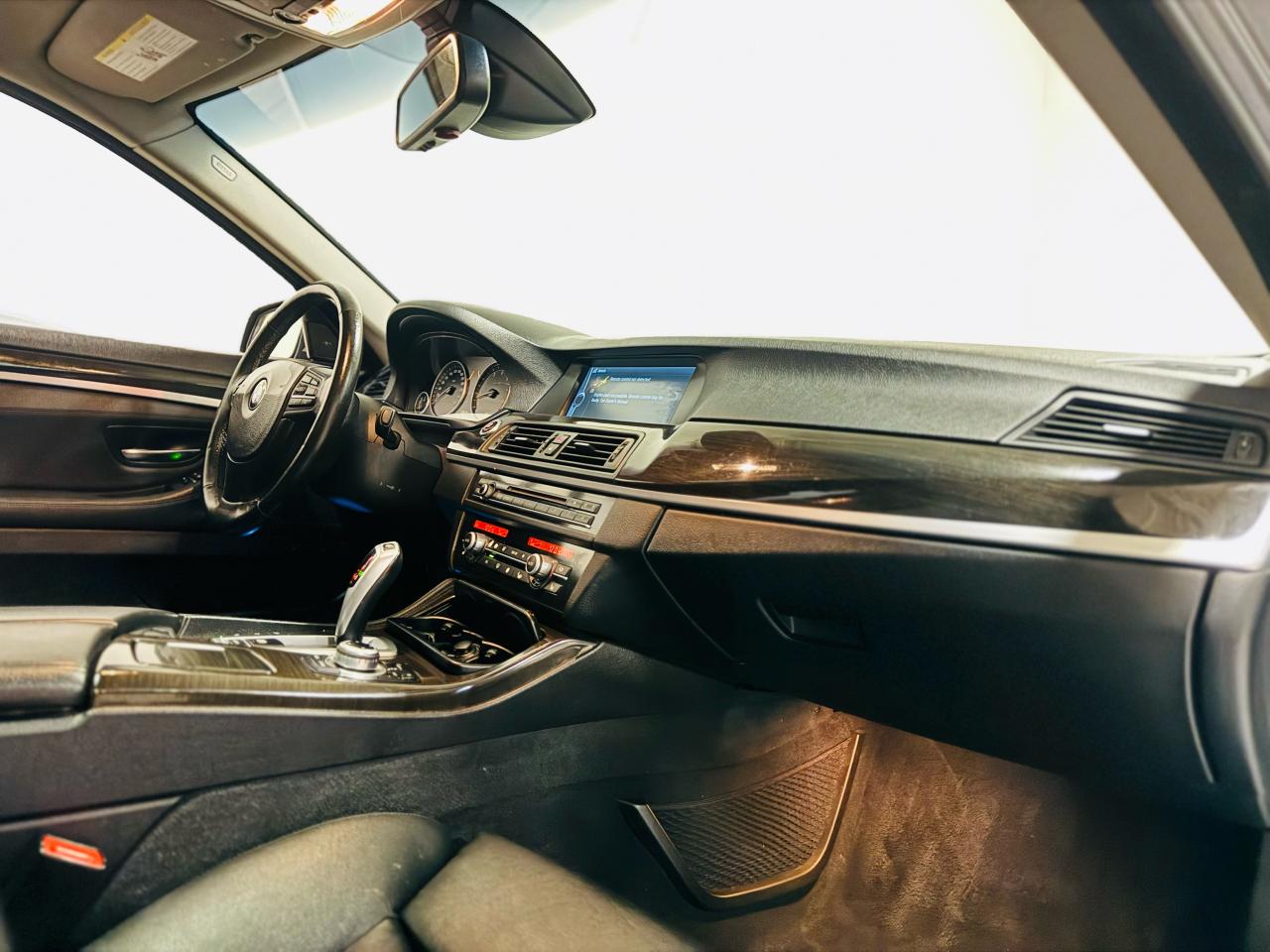 2011 BMW 5 Series 535i xDrive - Photo #30