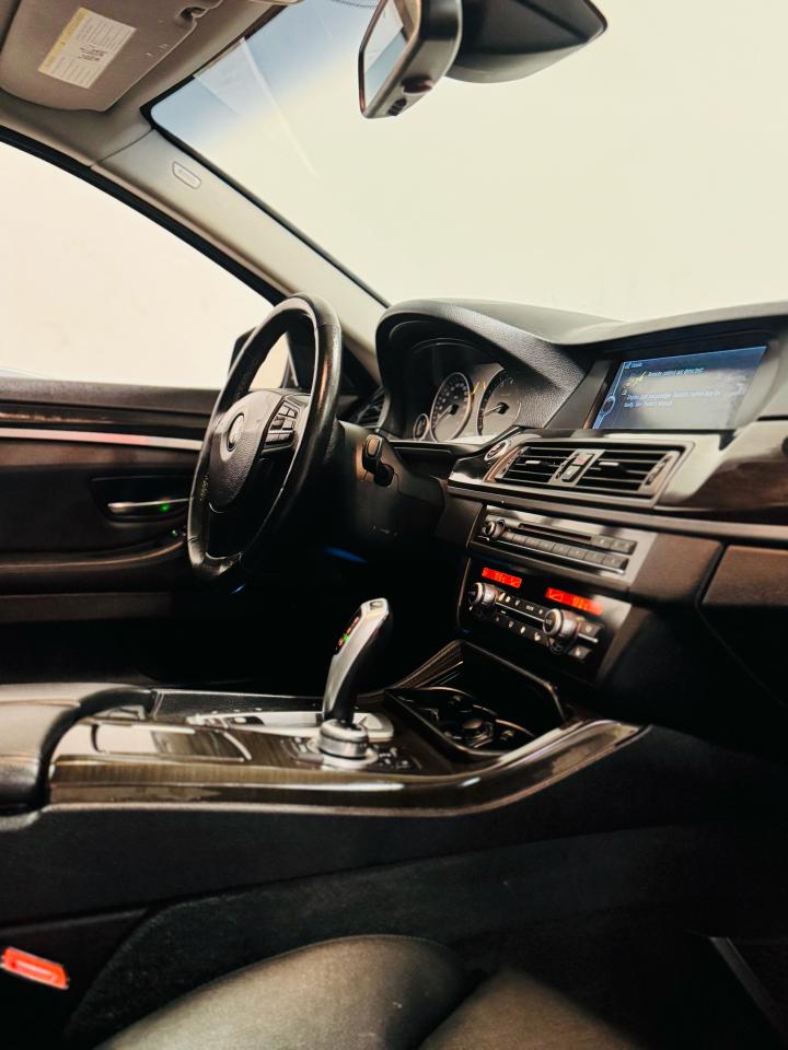 2011 BMW 5 Series 535i xDrive - Photo #29