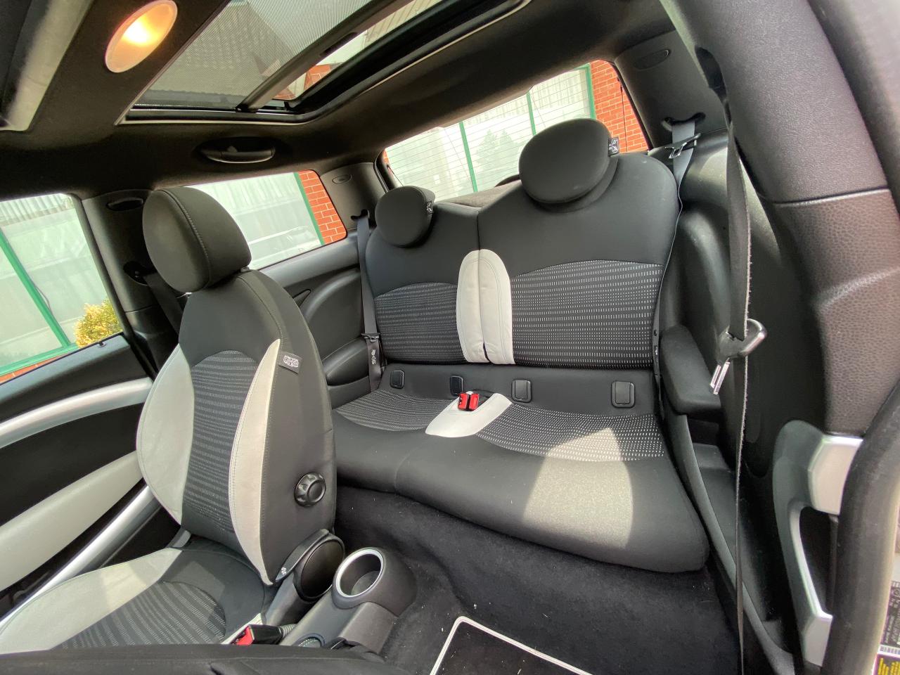 2010 MINI Cooper S CAMDEN EDITION - Photo #19