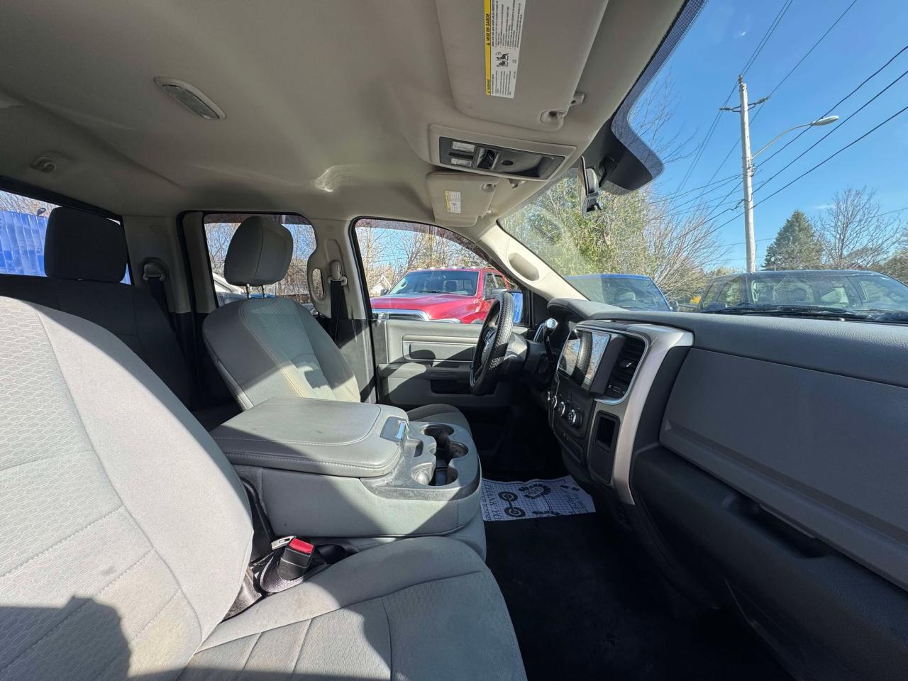 2013 RAM 1500 4WD Quad Cab 140.5" SLT - Photo #9