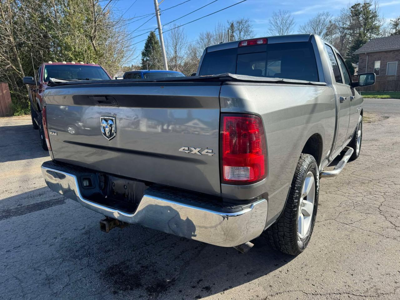 2013 RAM 1500 4WD Quad Cab 140.5" SLT - Photo #7