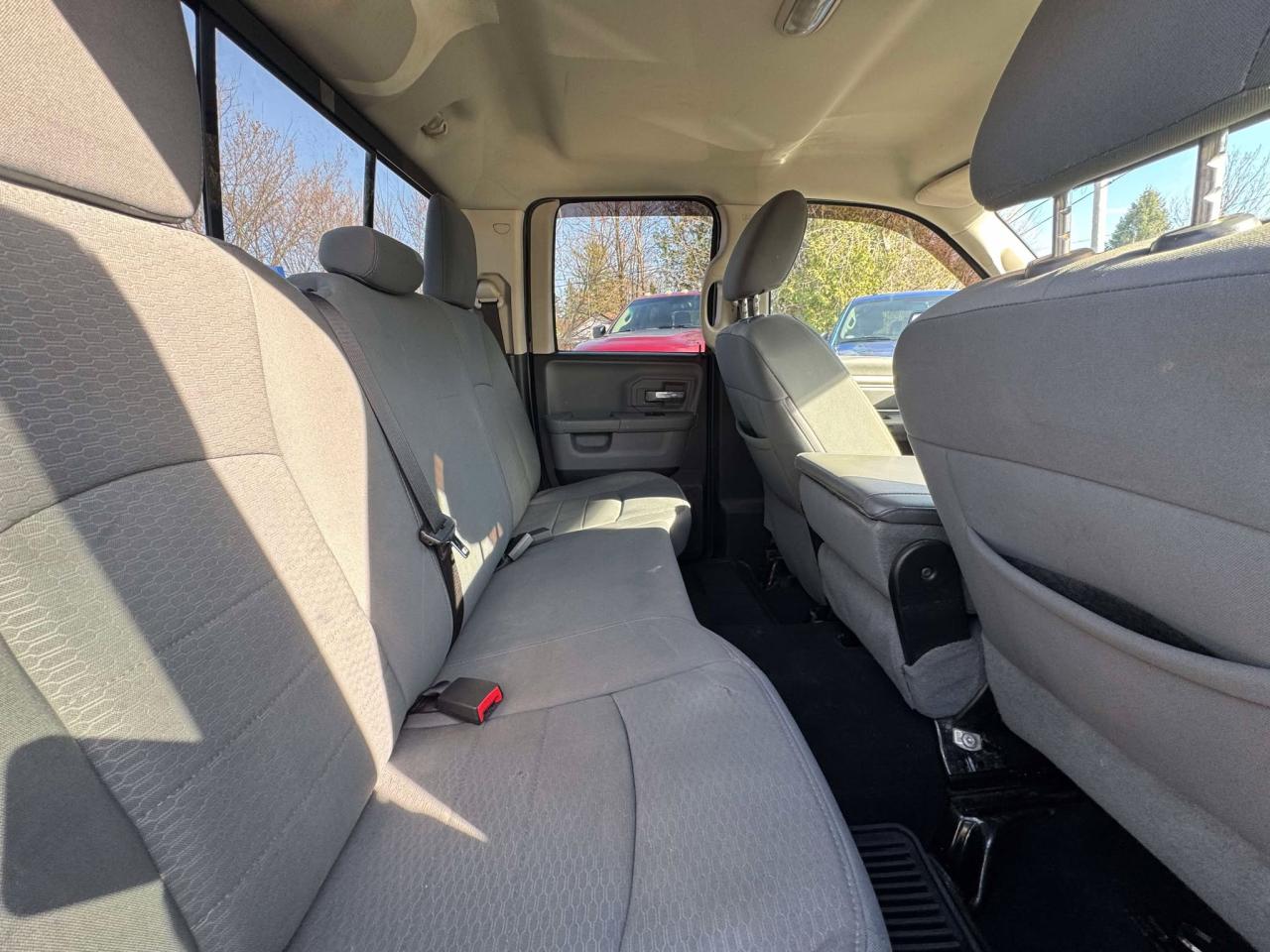 2013 RAM 1500 4WD Quad Cab 140.5" SLT - Photo #15