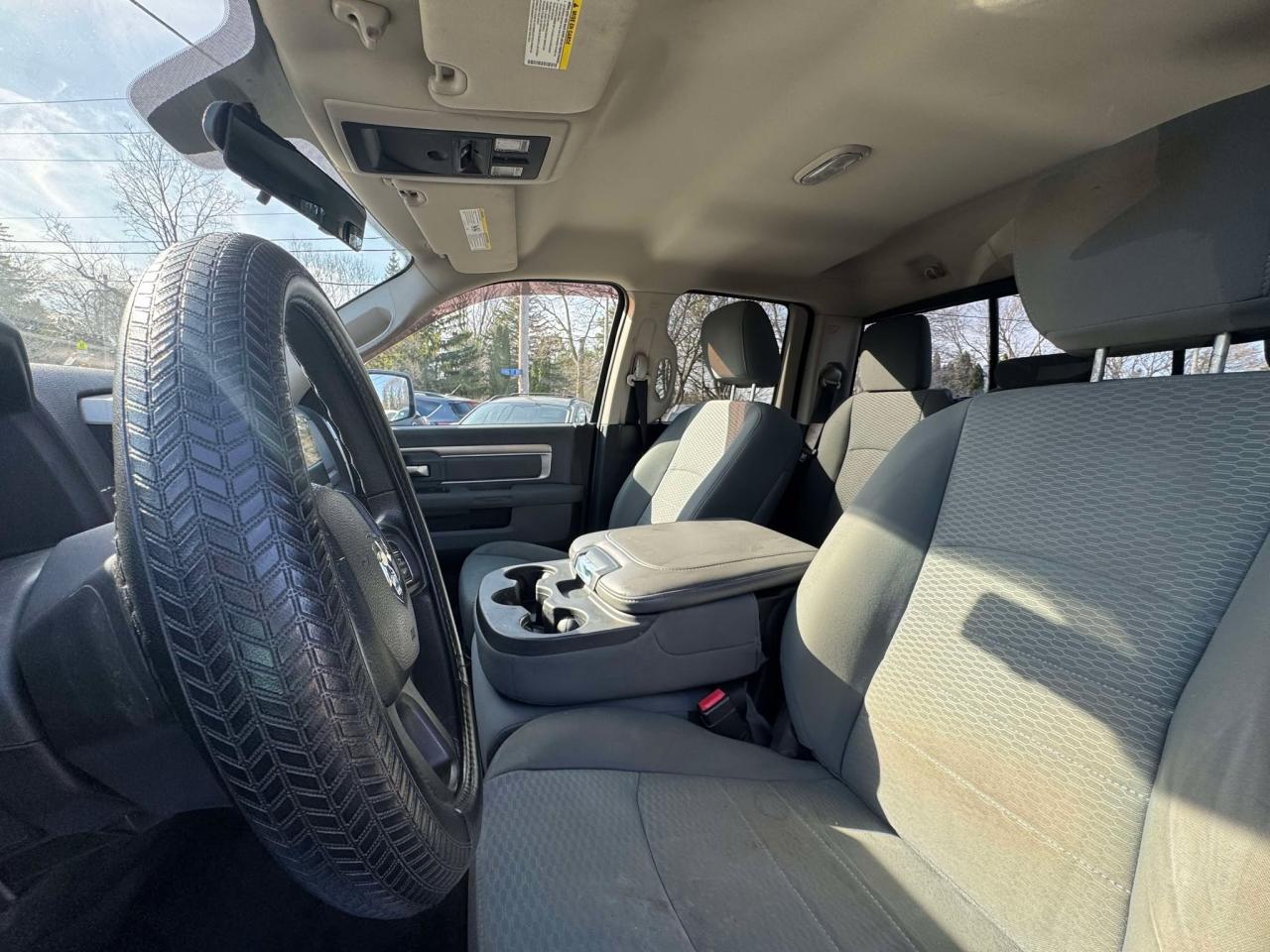 2013 RAM 1500 4WD Quad Cab 140.5" SLT - Photo #13