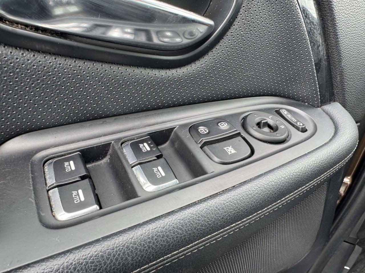 2014 Kia Rondo EX - Photo #22