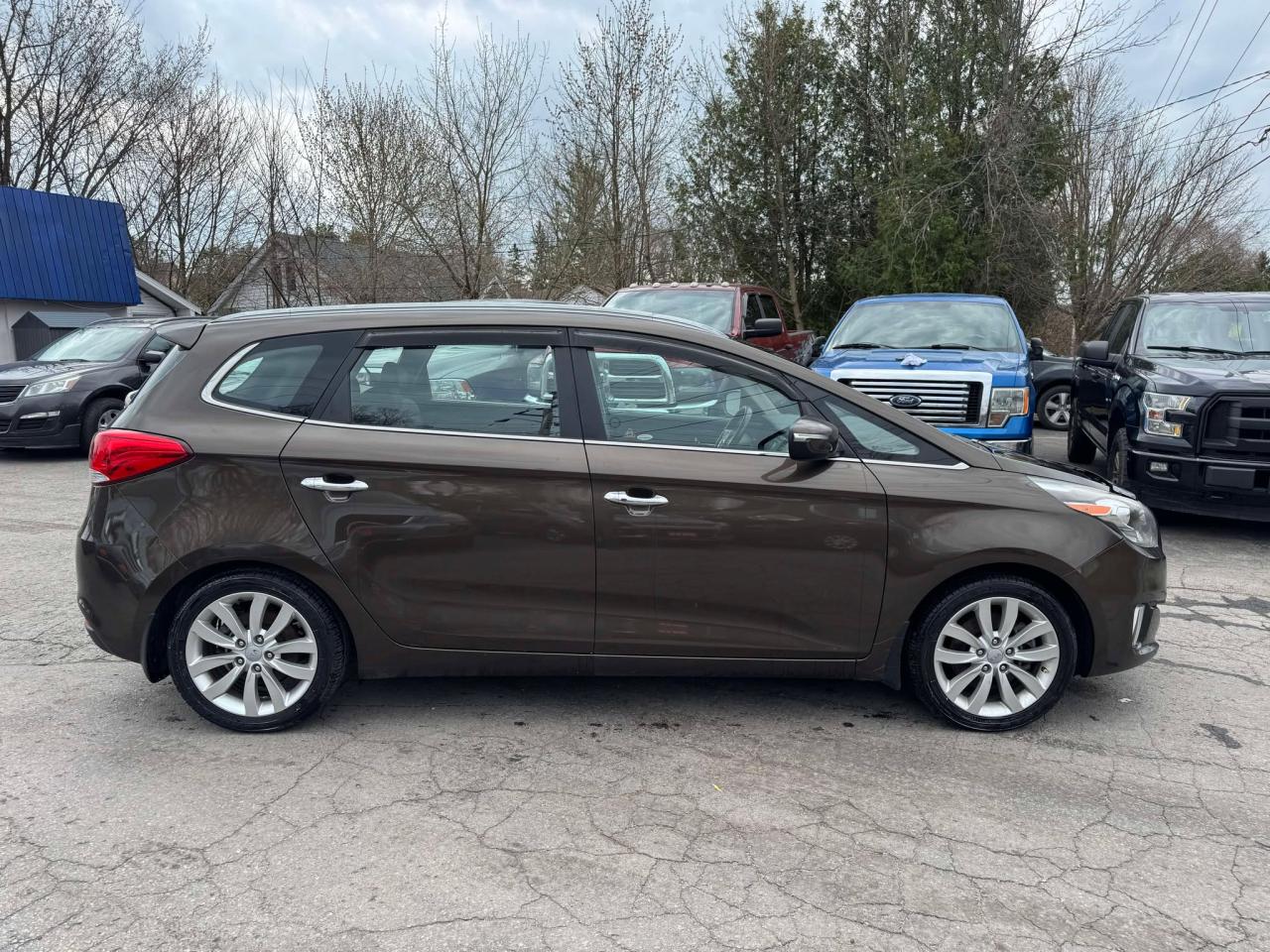 2014 Kia Rondo EX - Photo #8