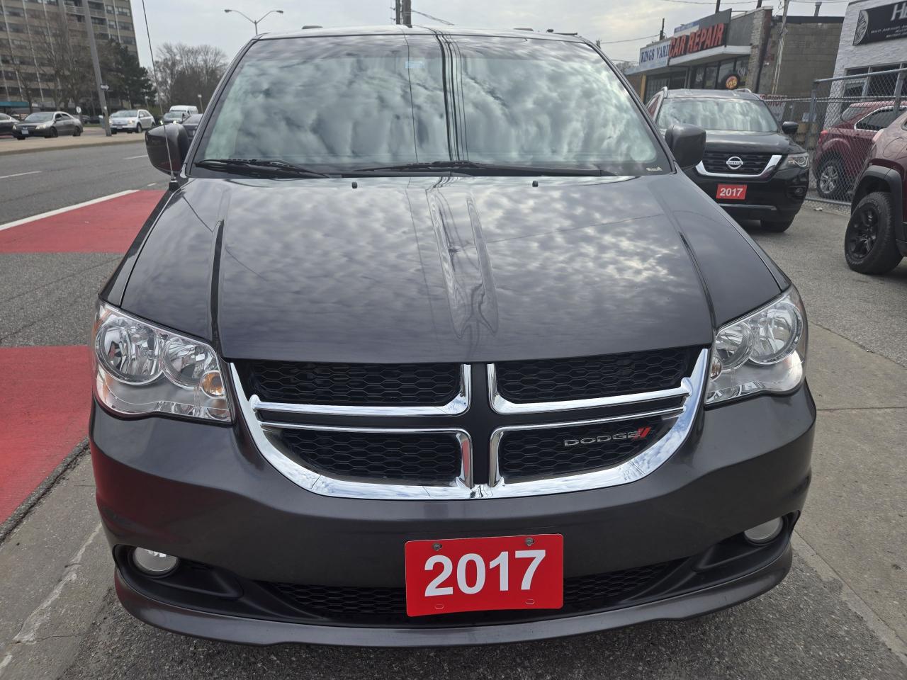 2017 Dodge Grand Caravan Crew Plus- Navigation- Backup Cam- Leather - Photo #2