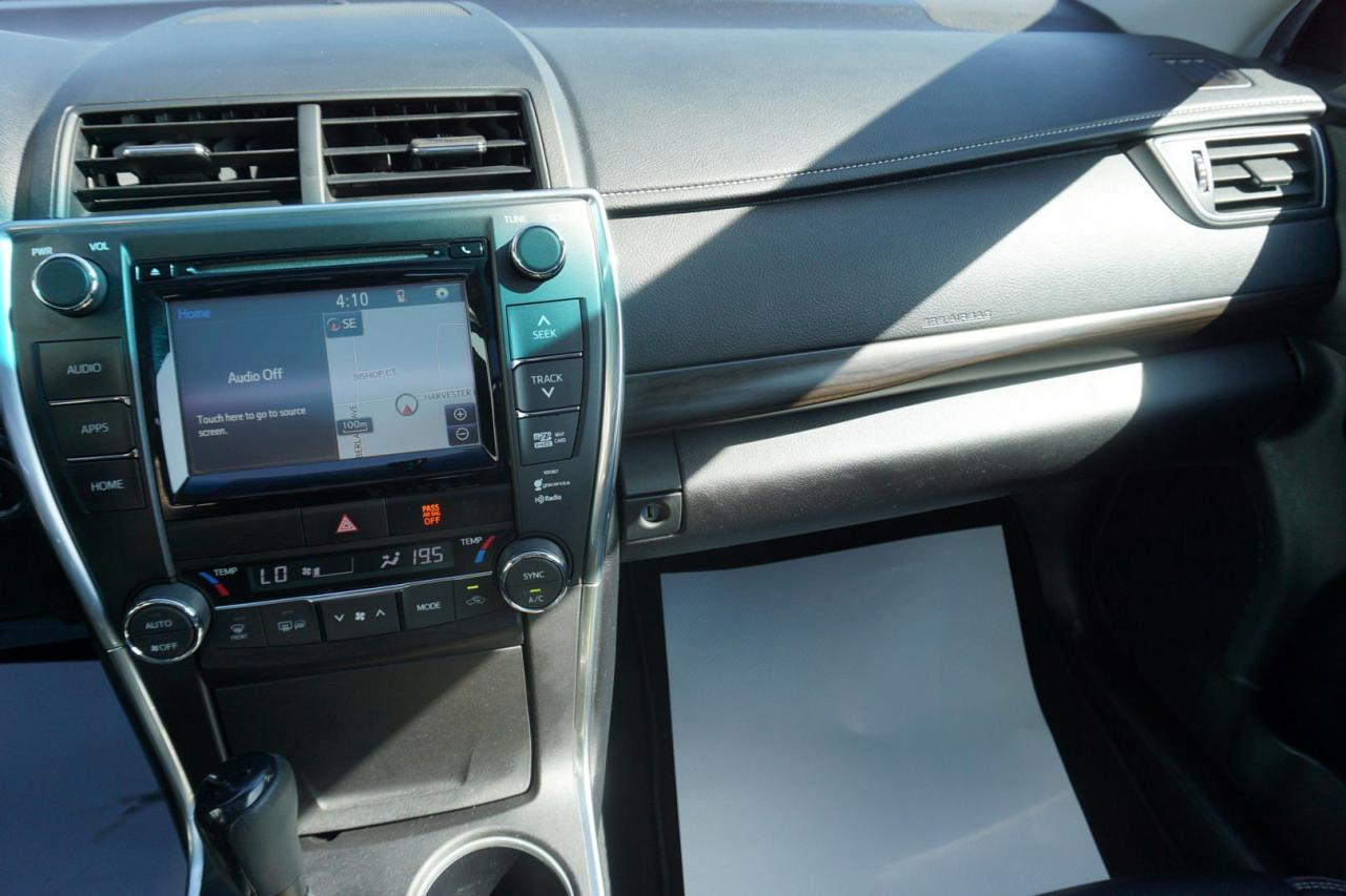 2015 Toyota Camry XLE CERTIFIED *1 OWNER* CAMERA NAV BLUETOOTH LEATHER HEATED SEATS SUNROOF CRUISE ALLOYS - Photo #12