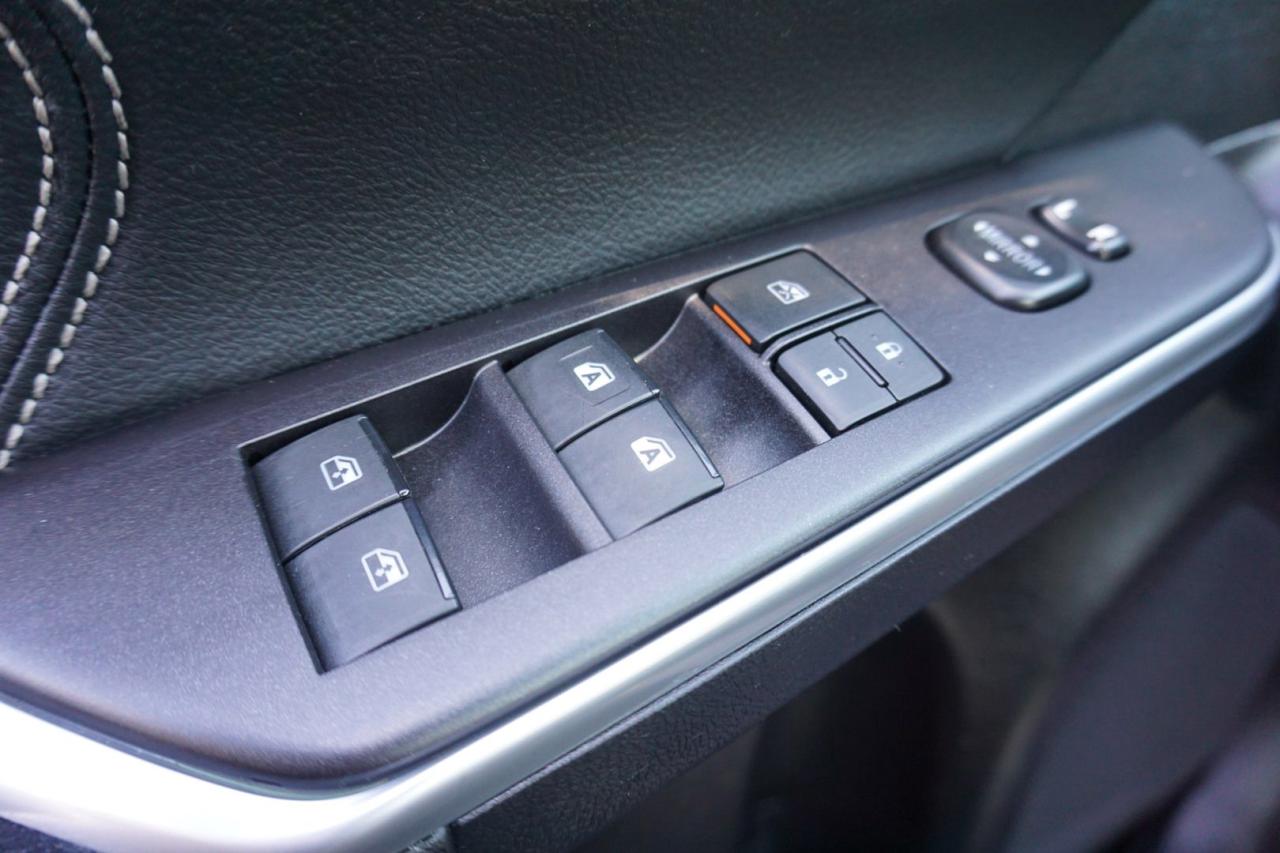 2015 Toyota Camry XLE CERTIFIED *1 OWNER* CAMERA NAV BLUETOOTH LEATHER HEATED SEATS SUNROOF CRUISE ALLOYS - Photo #30