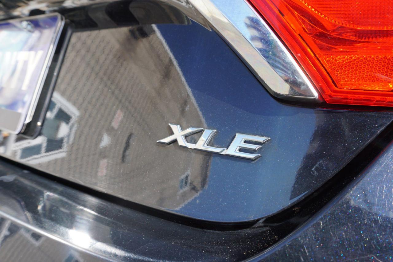 2015 Toyota Camry XLE CERTIFIED *1 OWNER* CAMERA NAV BLUETOOTH LEATHER HEATED SEATS SUNROOF CRUISE ALLOYS - Photo #35