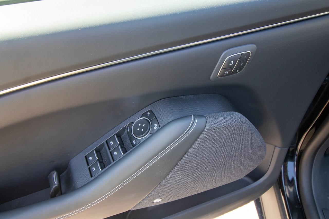 2024 Ford Mustang Mach-E Premium AWD Photo5
