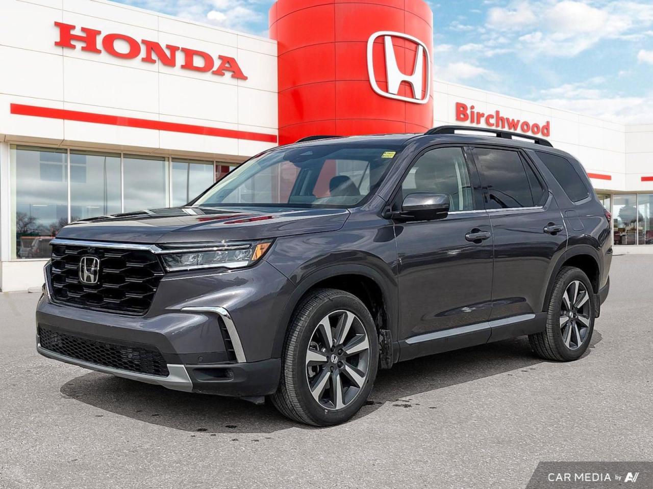 Used 2025 Honda Pilot Touring Like New | Panoramic Roof | Leather | Navi for sale in Winnipeg, MB