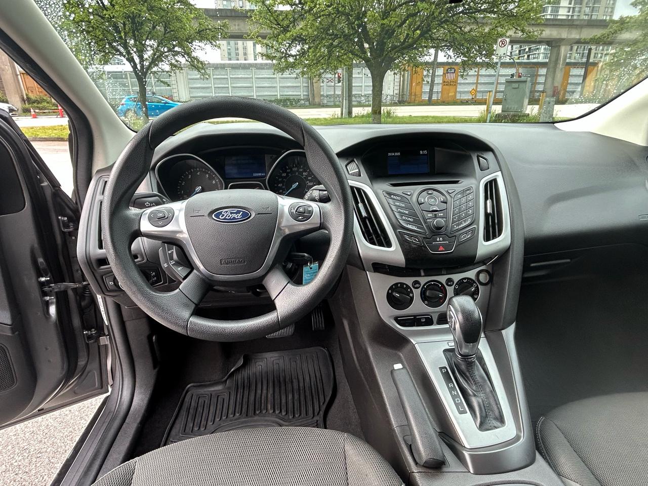 2014 Ford Focus SE - Photo #10
