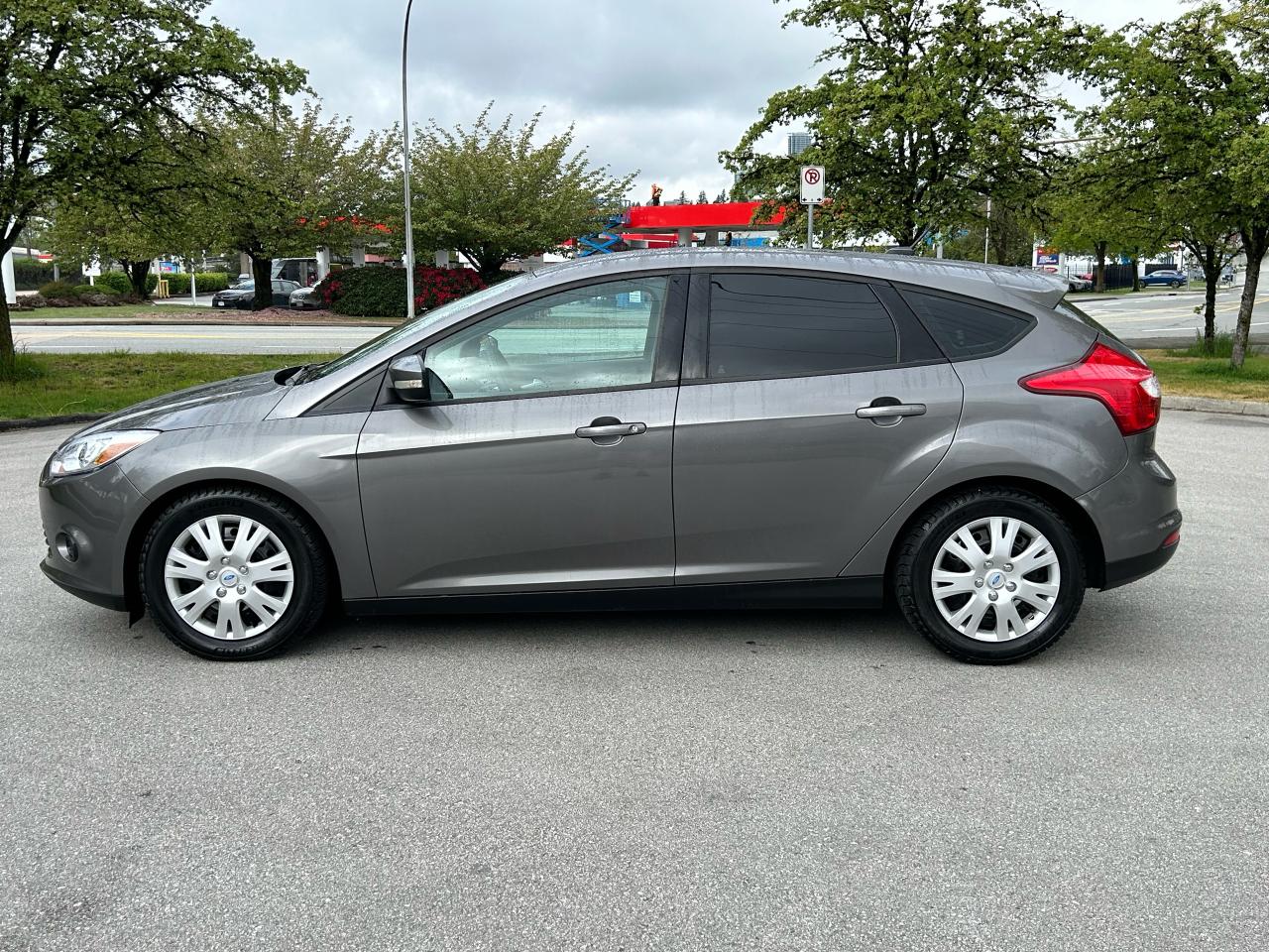 2014 Ford Focus SE - Photo #2