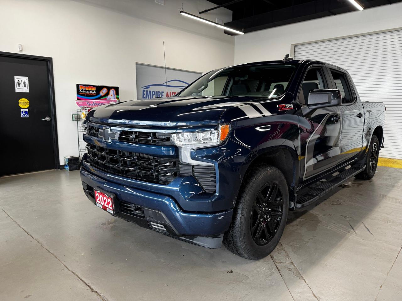 Used 2022 Chevrolet Silverado RST CREW CAB SHORT B for sale in London, ON