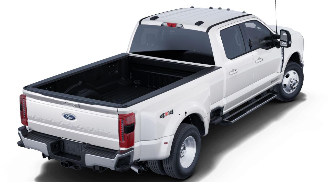 2025 Ford F-350 Super Duty DRW LARIAT Photo5