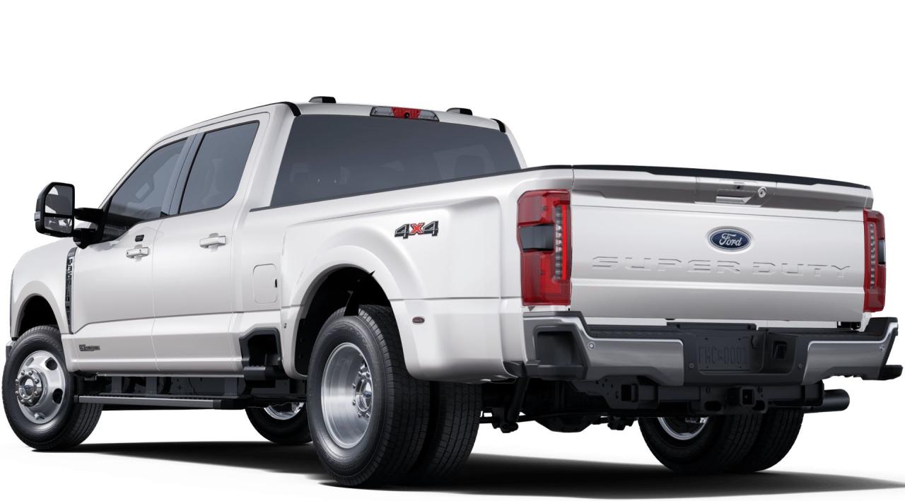 2025 Ford F-350 Super Duty DRW LARIAT Photo5