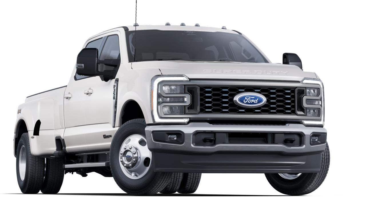 2025 Ford F-350 Super Duty DRW LARIAT Photo