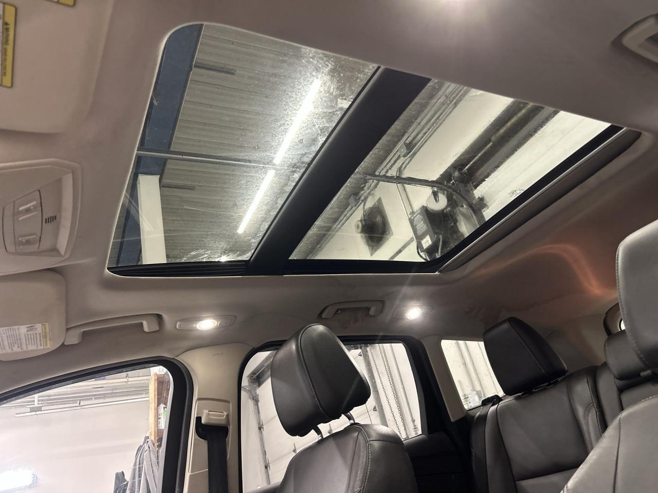 2014 Ford Escape SE| LEATHER COMFORT PKG| PANO ROOF| HTD SEATS Photo2