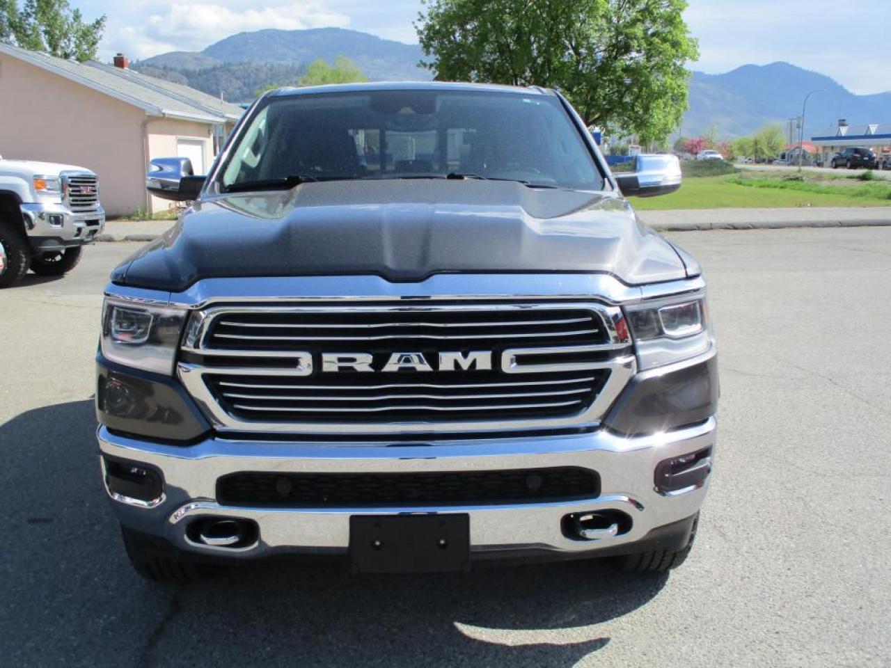 2022 RAM 1500 LARAMIE CREW CAB 4X4 Photo1