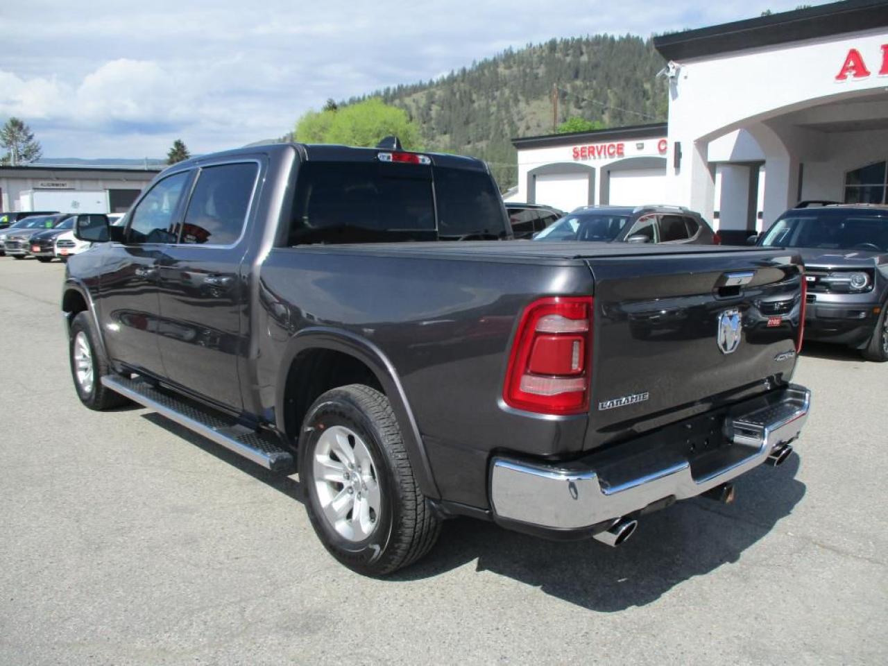 2022 RAM 1500 LARAMIE CREW CAB 4X4 Photo6