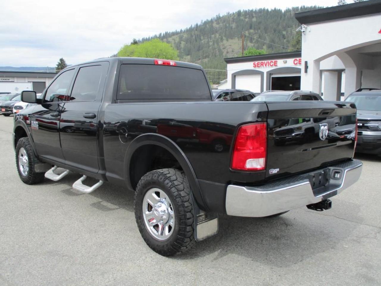 2016 RAM 2500 ST Crew Cab 4X4 Photo6
