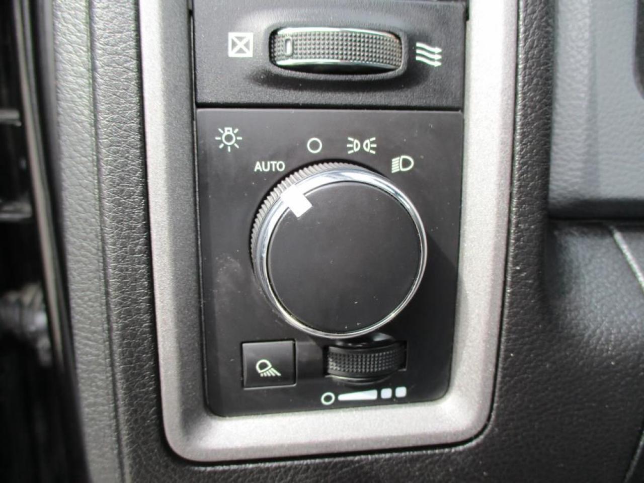 2016 RAM 2500 ST Crew Cab 4X4 Photo10