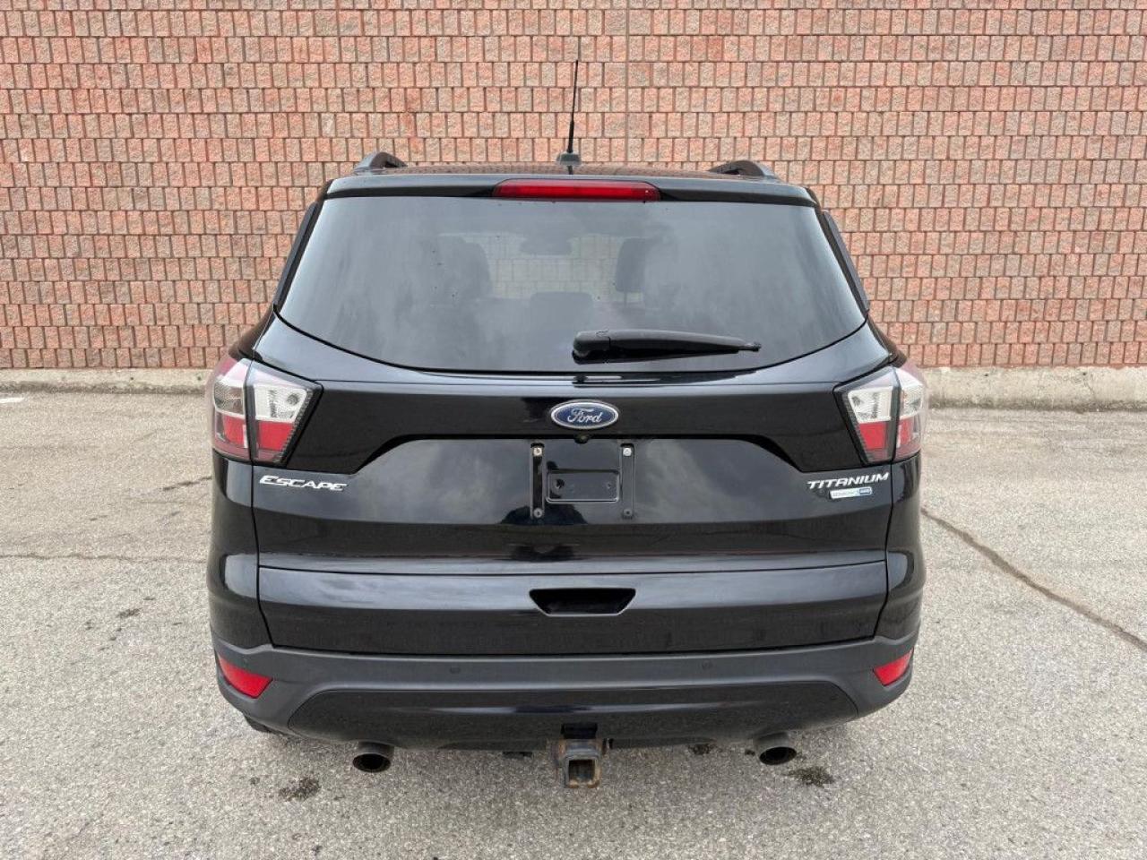 2017 Ford Escape TITANIUM | 4WD | CLEAN CARFAX | TWO-TONE SEATS | NAVI | PANO ROOF | BLUETOOTH | BACK-UP CAM | - Photo #5