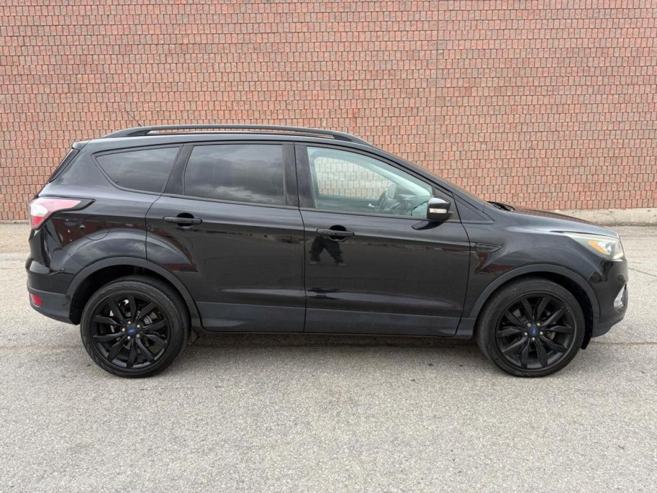 2017 Ford Escape TITANIUM | 4WD | CLEAN CARFAX | TWO-TONE SEATS | NAVI | PANO ROOF | BLUETOOTH | BACK-UP CAM | - Photo #8