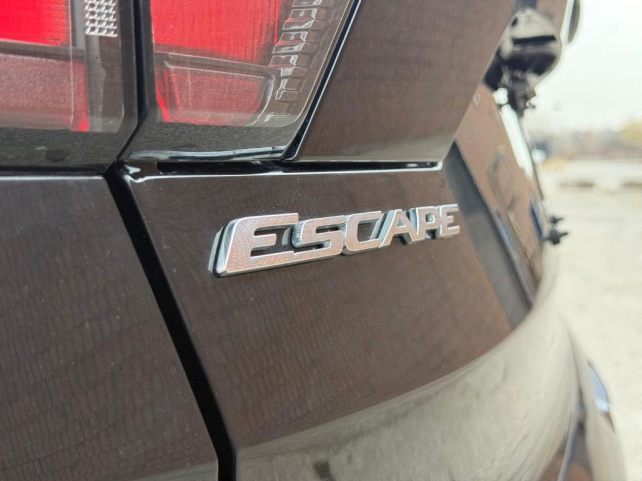 2017 Ford Escape TITANIUM | 4WD | CLEAN CARFAX | TWO-TONE SEATS | NAVI | PANO ROOF | BLUETOOTH | BACK-UP CAM | - Photo #13