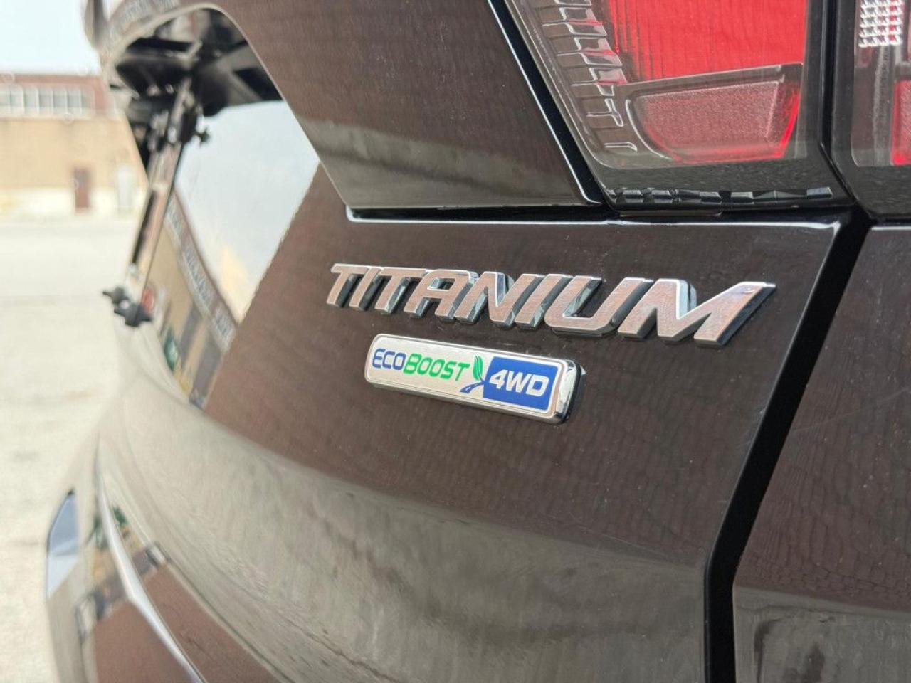 2017 Ford Escape TITANIUM | 4WD | CLEAN CARFAX | TWO-TONE SEATS | NAVI | PANO ROOF | BLUETOOTH | BACK-UP CAM | - Photo #14