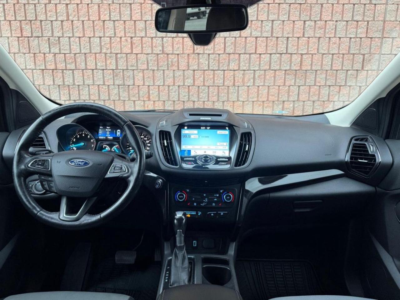 2017 Ford Escape TITANIUM | 4WD | CLEAN CARFAX | TWO-TONE SEATS | NAVI | PANO ROOF | BLUETOOTH | BACK-UP CAM | - Photo #20