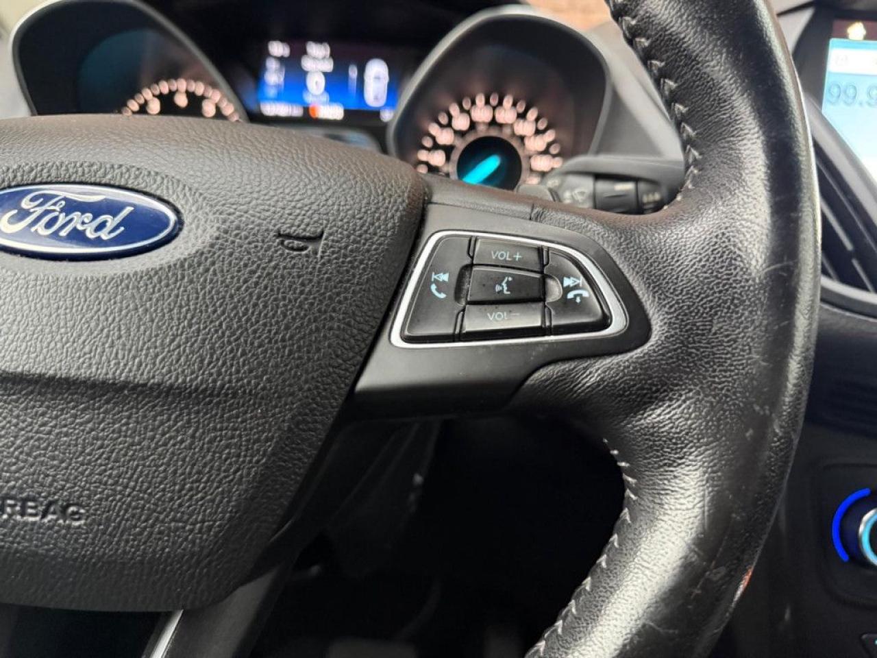 2017 Ford Escape TITANIUM | 4WD | CLEAN CARFAX | TWO-TONE SEATS | NAVI | PANO ROOF | BLUETOOTH | BACK-UP CAM | - Photo #23