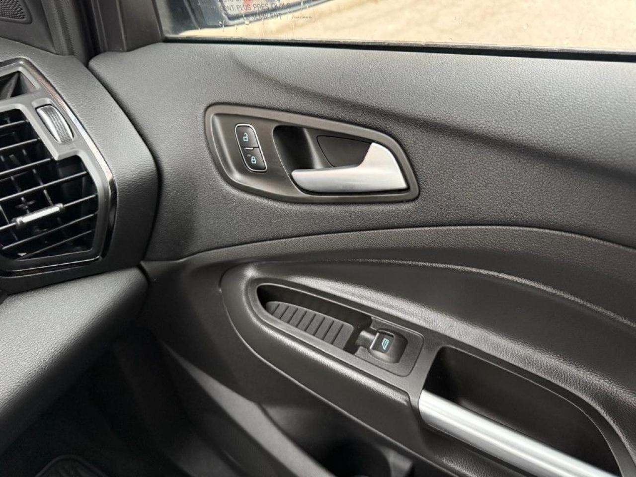 2017 Ford Escape TITANIUM | 4WD | CLEAN CARFAX | TWO-TONE SEATS | NAVI | PANO ROOF | BLUETOOTH | BACK-UP CAM | - Photo #34