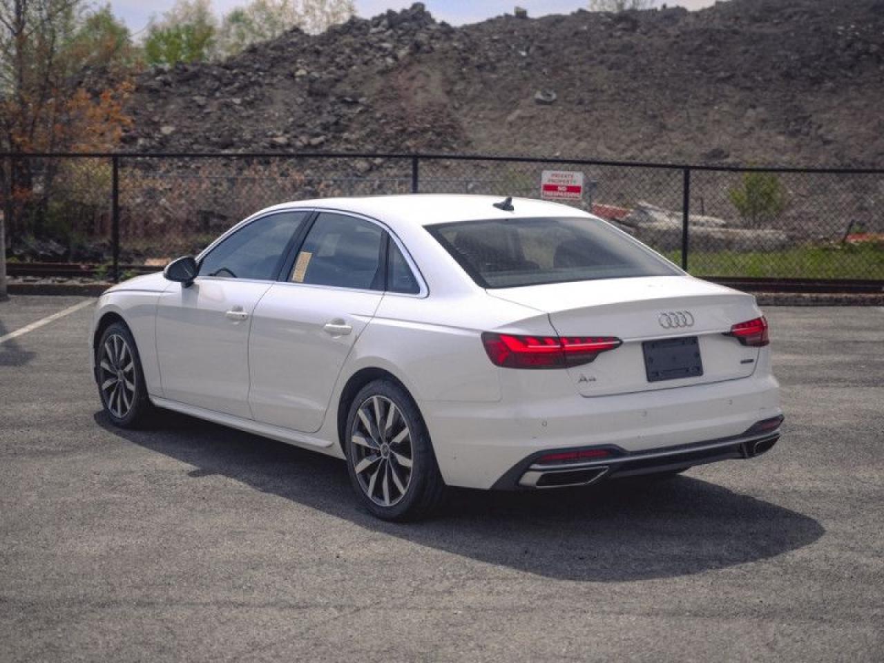 2023 Audi A4 Sedan Komfort 45 TFSI quattro  **PANO ROOF** Photo2