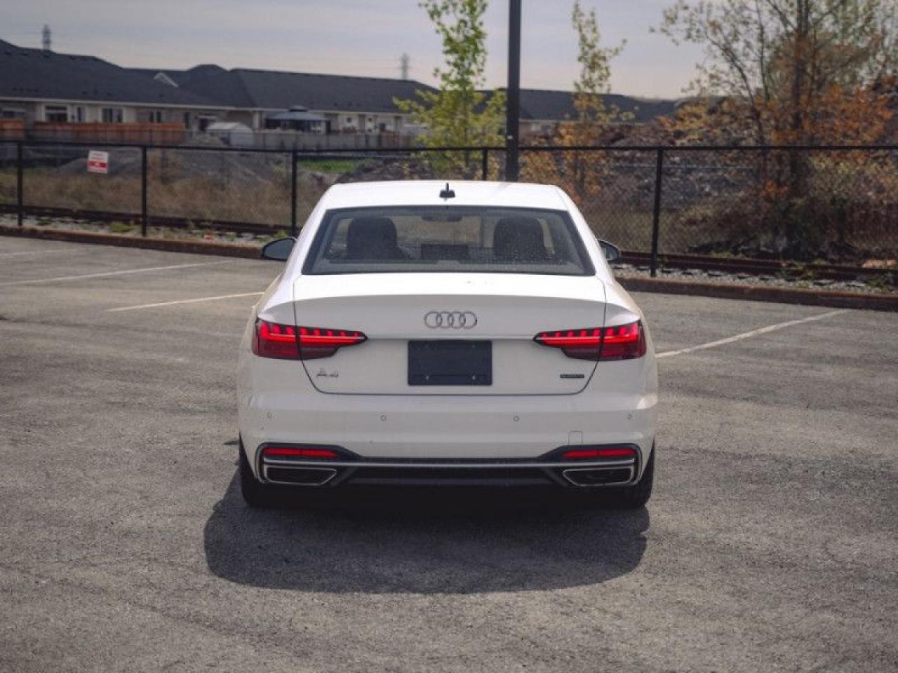 2023 Audi A4 Sedan Komfort 45 TFSI quattro  **PANO ROOF** Photo3