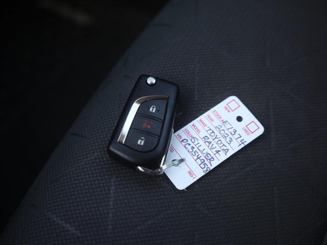 2023 Toyota RAV4 LE  **CAM - HTD SEATS - APPLE CP** Photo4