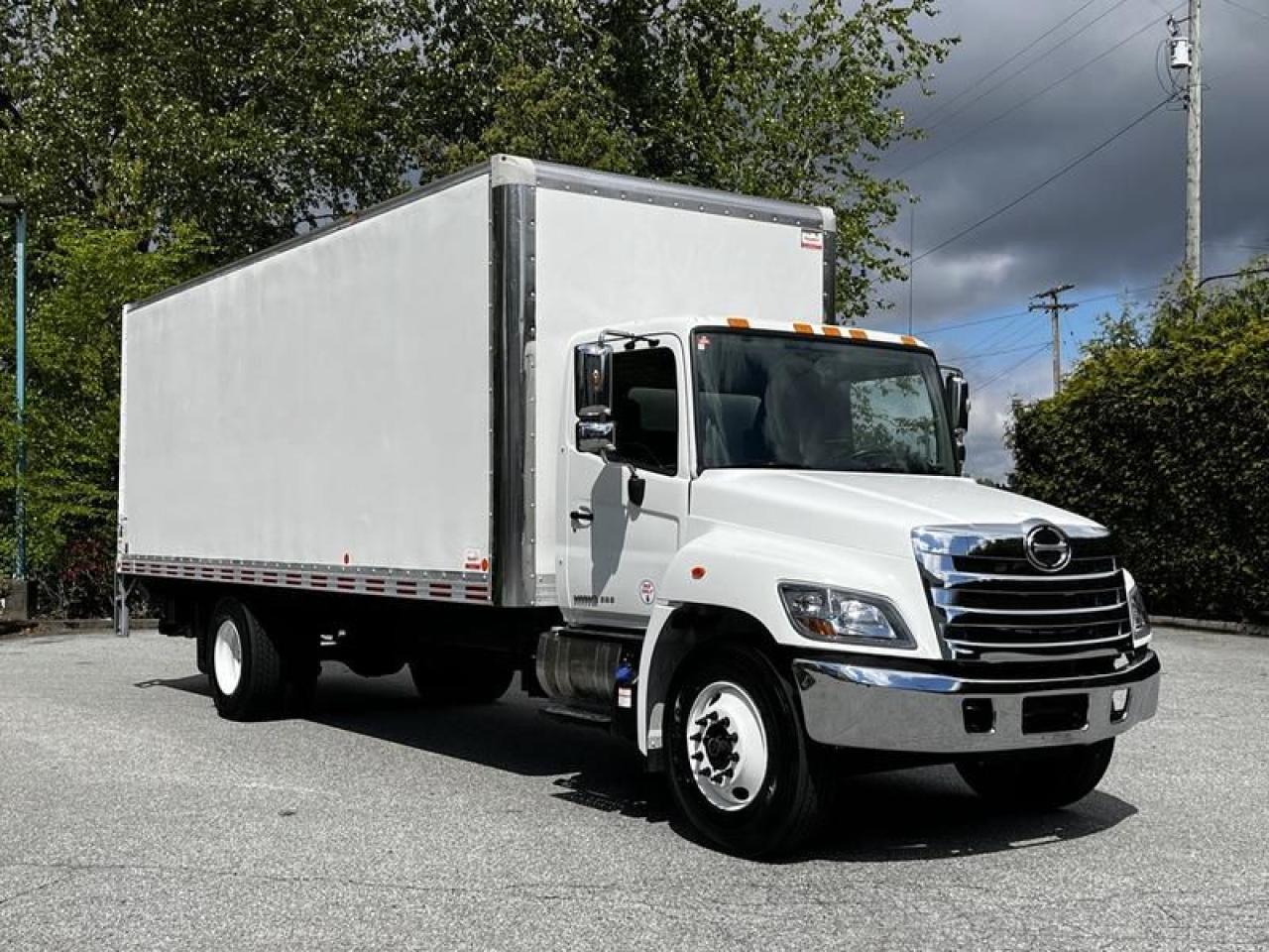 Used 2020 Hino 338 24 Foot 5 Ton Cube Van with Maxon Power Tailgate With Hydraulic Brakes Diesel for sale in Burnaby, BC