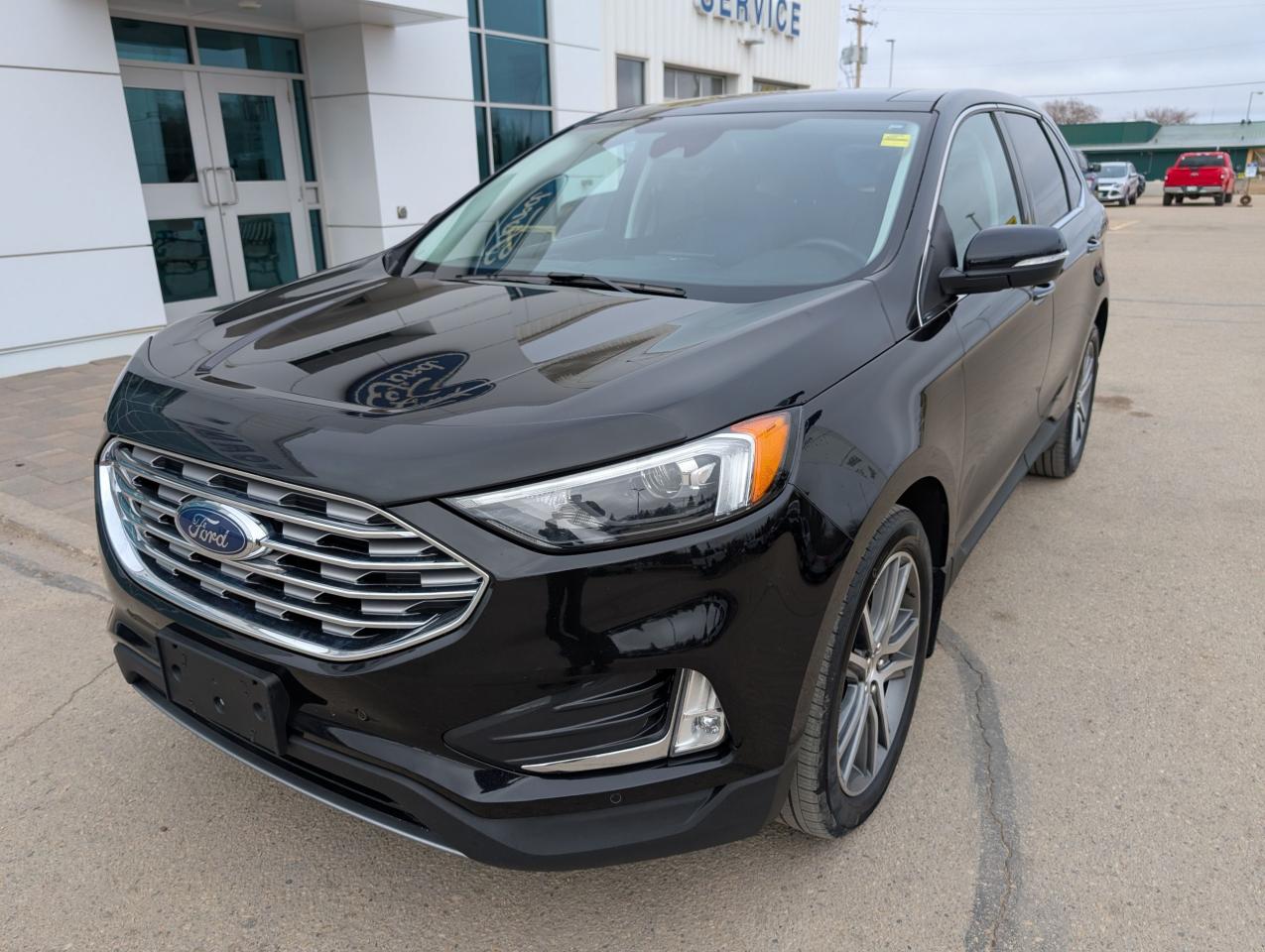 2024 Ford Edge Titanium Photo1