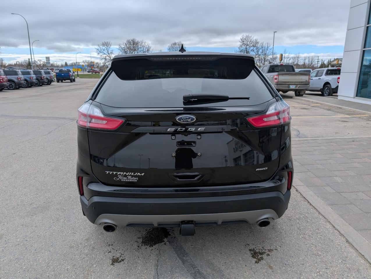 2024 Ford Edge Titanium Photo5