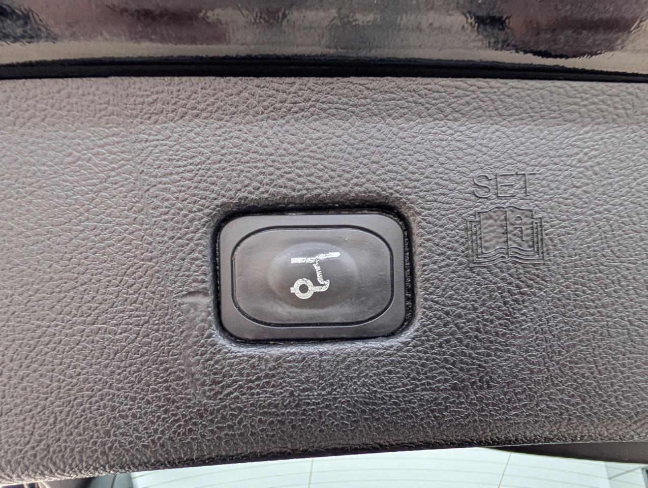 2024 Ford Edge Titanium Photo5