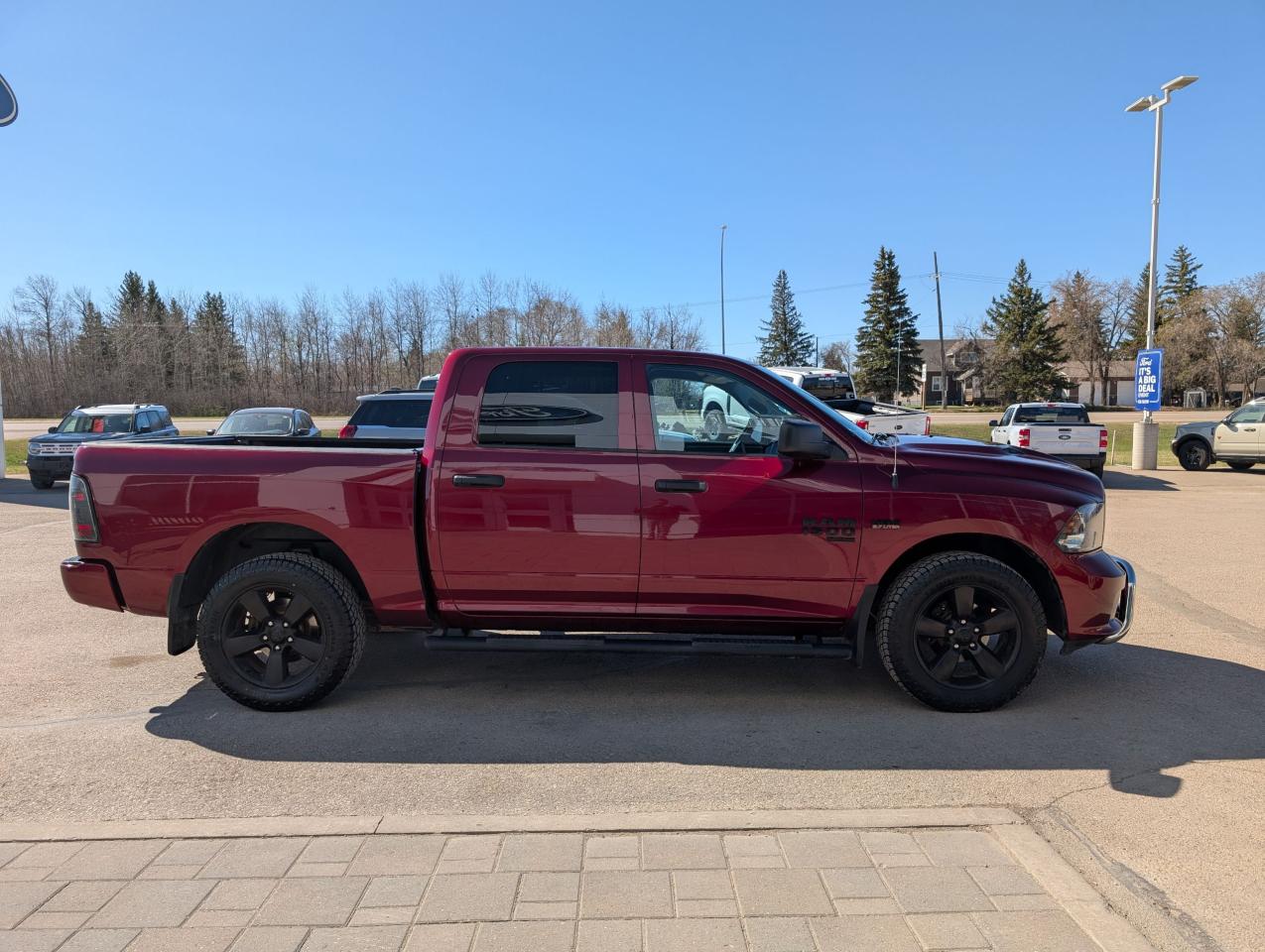 2019 RAM 1500 Classic EXPRESS Photo4